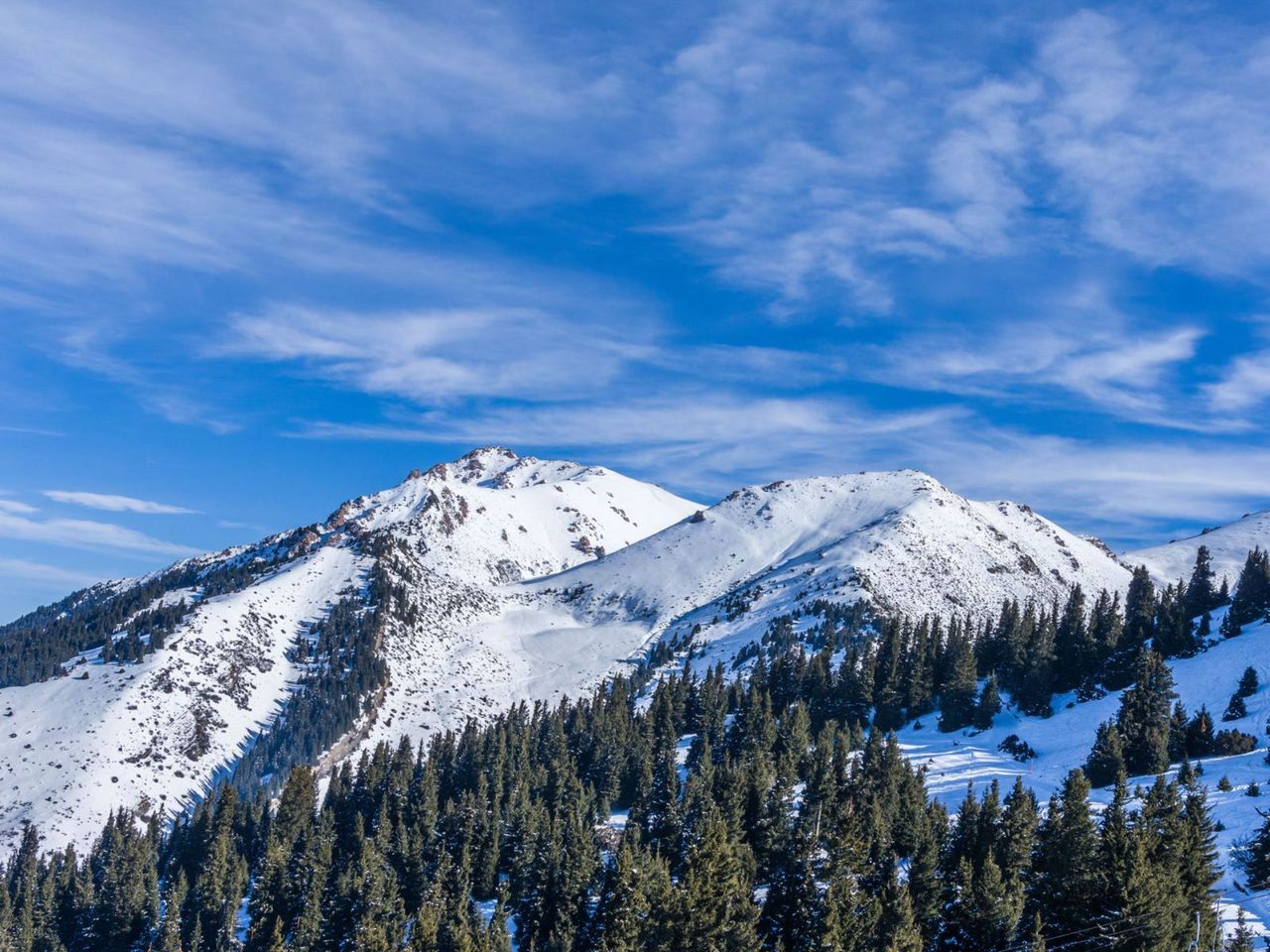 3-дневный зимний тур из Бишкека: каньоны, лыжи и орлиная охота - индивидуальная экскурсия в Бишкеке на машине гида длительностью более 12 часов с количеством участников до 5 человек цена экскурсии 850€