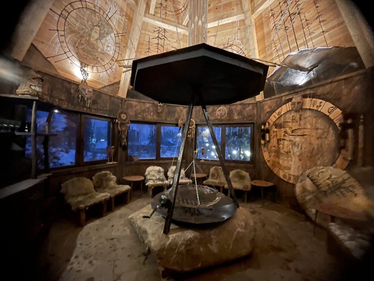 Групповая тематическая экскурсия из Шерегеша "Встреча с шаманом" - групповая экскурсия в Шерегеше на автобусе длительностью 2 часа с количеством участников более 20 человек цена экскурсии 7000₽