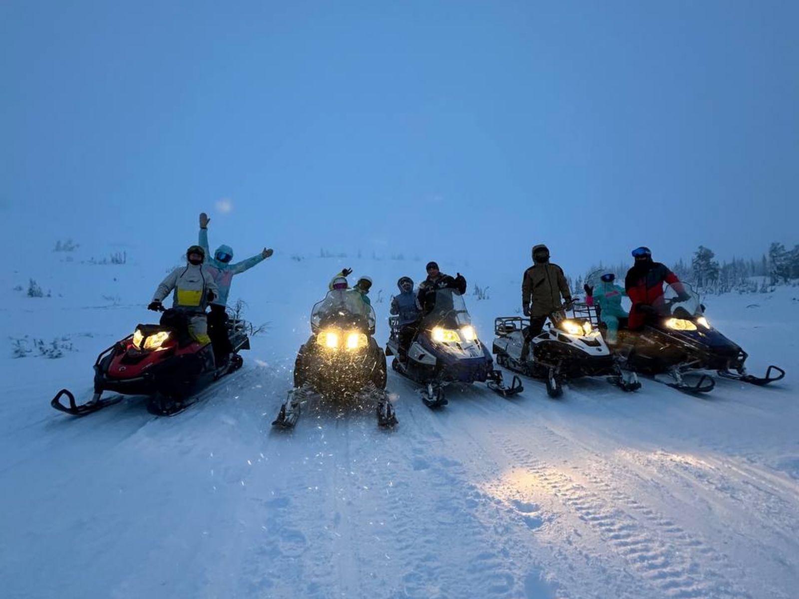 На снегоходах