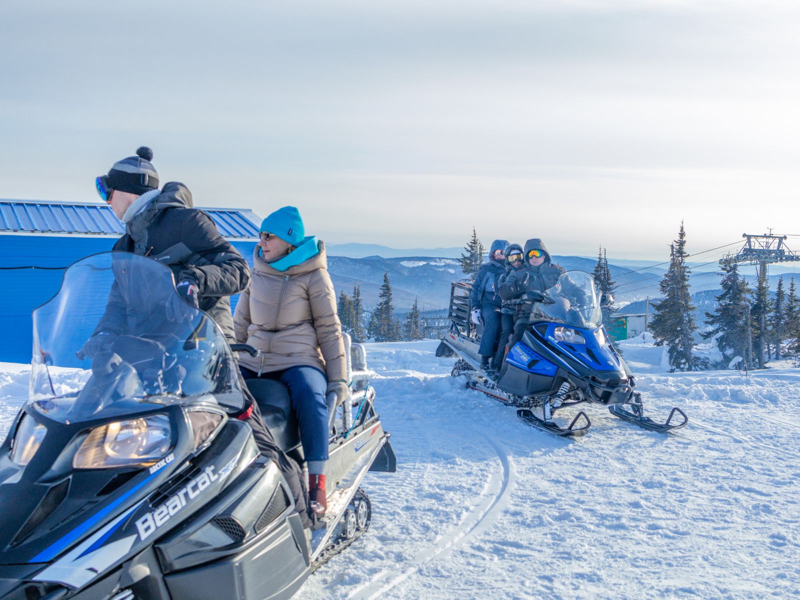 На снегоходах