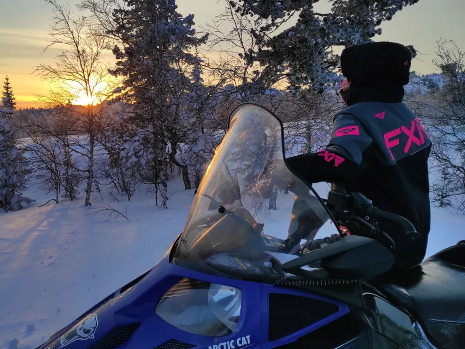 На снегоходе