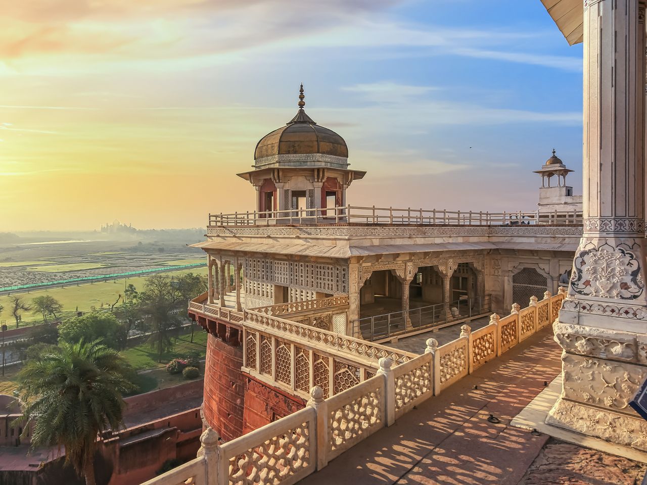 Индивидуальная обзорная экскурсия из Дели в Агру и Фатехпур-Сикри - индивидуальная экскурсия в Дели длительностью 11 часов с количеством участников до 2 человек цена экскурсии 195$