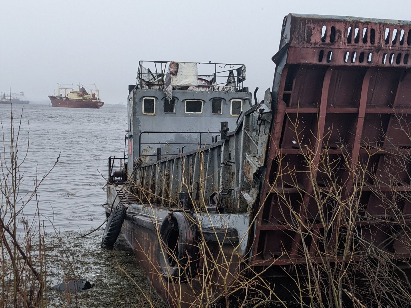Последний причал десантного катера