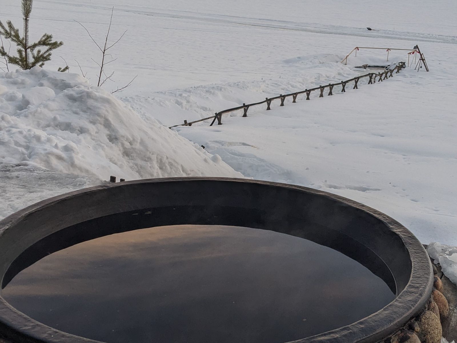 Баня на берегу озера Имандра