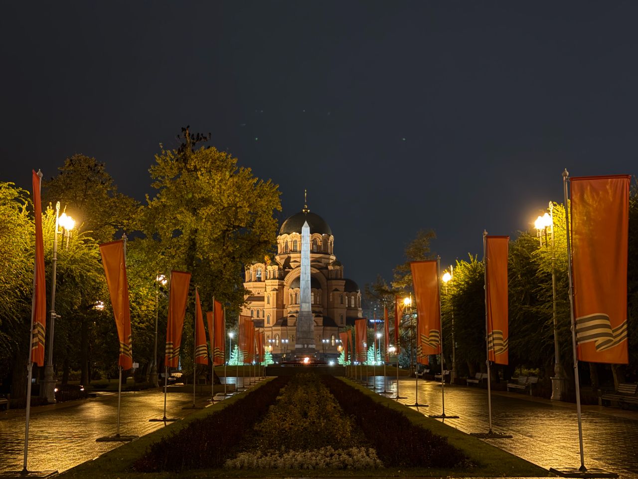 Вечерняя обзорная экскурсия в группе по Волгограду на автобусе - групповая экскурсия в Волгограде на автобусе длительностью 2 часа с количеством участников более 20 человек цена экскурсии 3500₽