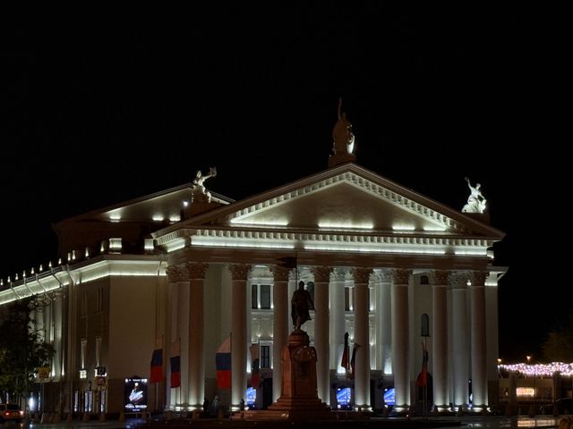 Вечерняя обзорная экскурсия в группе по Волгограду на автобусе — фото 3