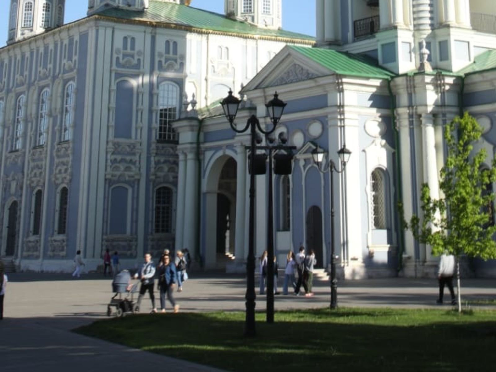 Вход в храм 