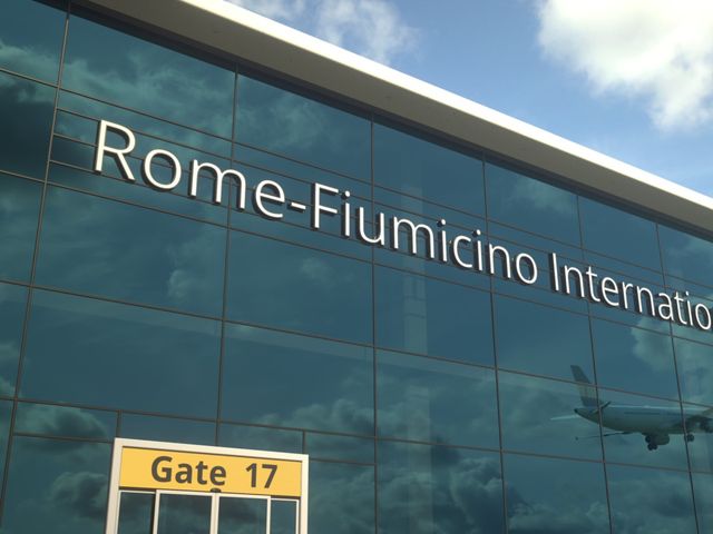 Трансфер из аэропорта Фьюмичино и порта Чивитавеккья в Рим