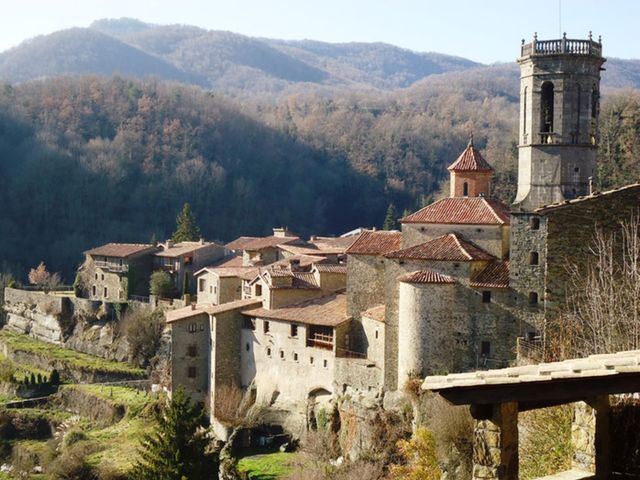 Экскурсия из Барселоны по средневековым городкам Каталонии