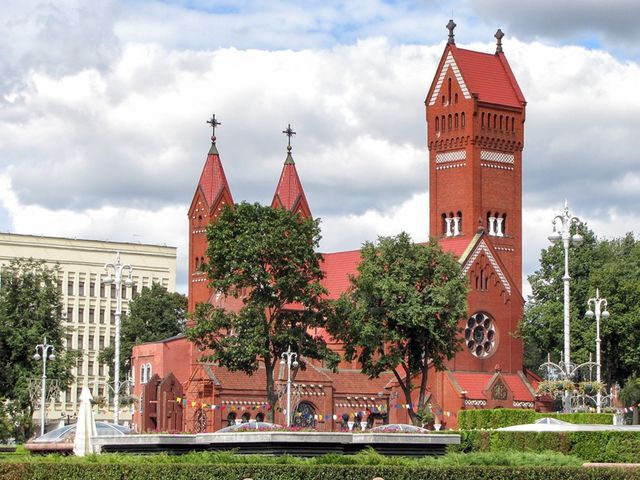 Индивидуальная обзорная экскурсия по Минску на автомобиле с гидом