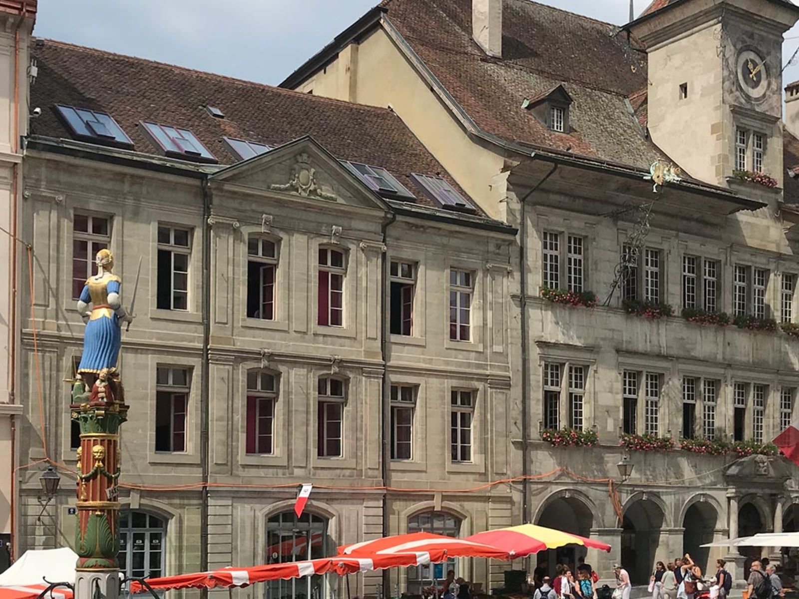 Ратушная площадь Лозанны