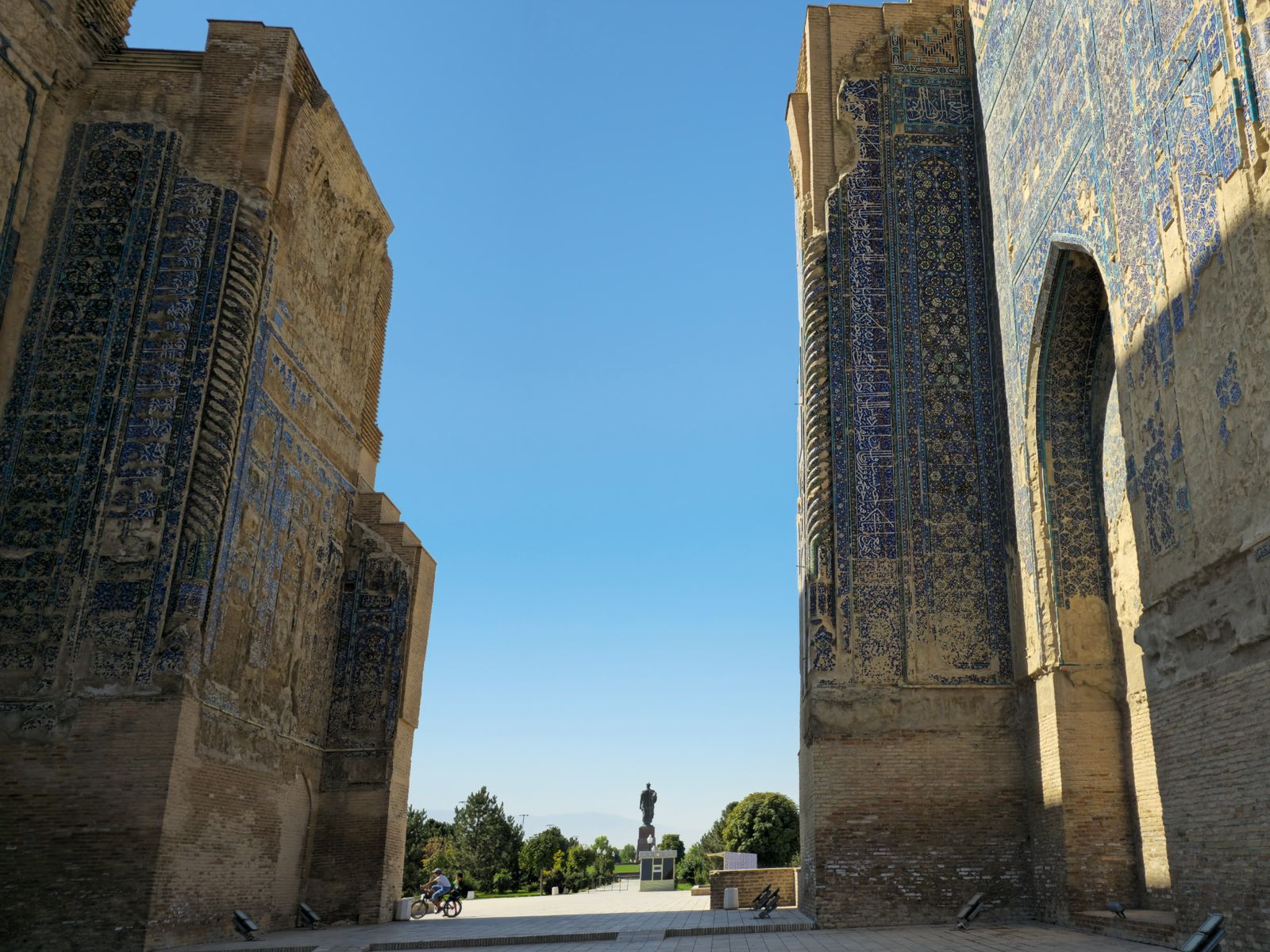 Руины Ак-Сарая