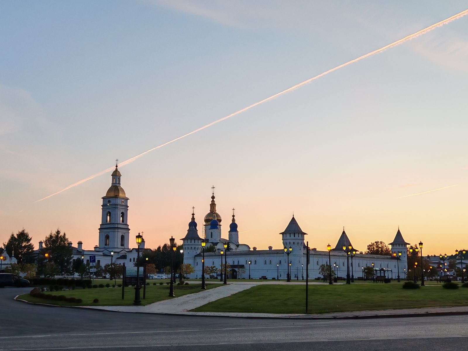 Тобольский кремль со стороны Никольского взвоза