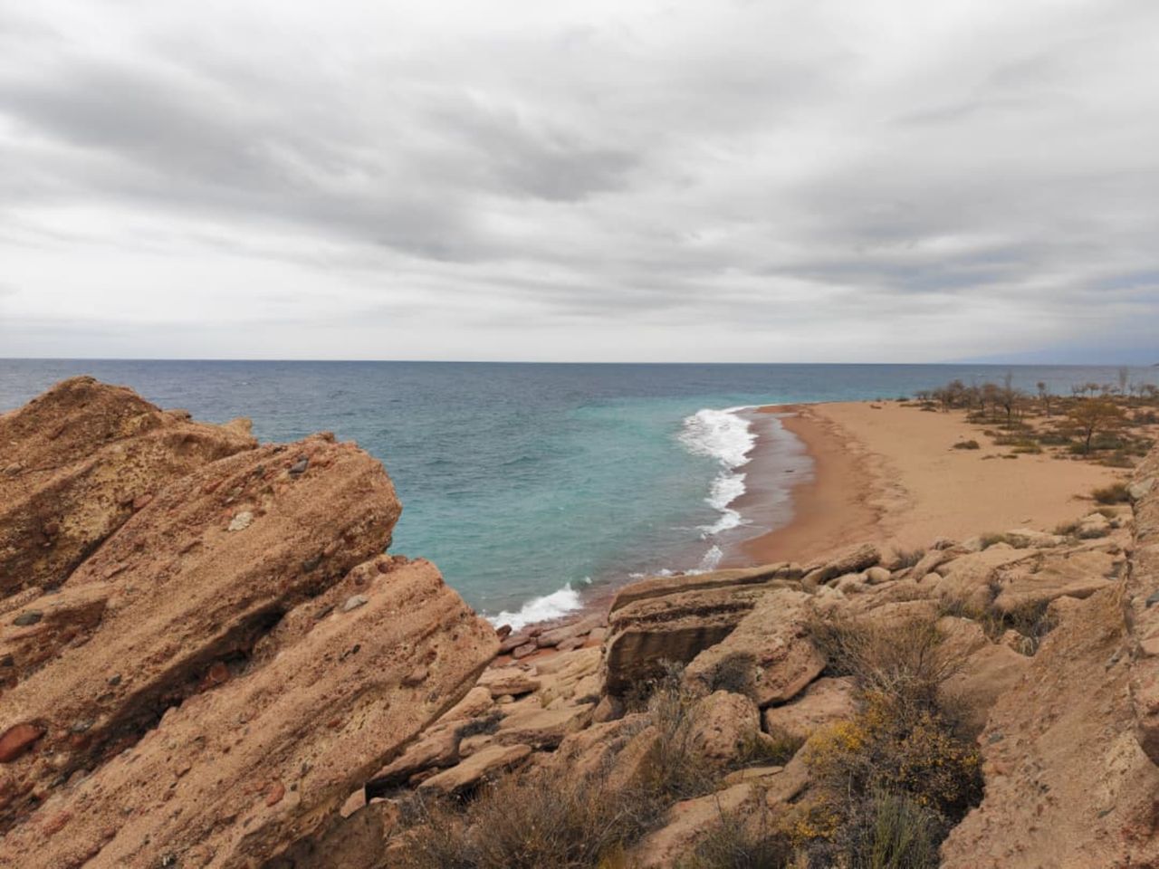 Обзорная экскурсия из Бишкека на Южный берег Иссык-Куля - индивидуальная экскурсия в Бишкеке на машине гида длительностью более 12 часов с количеством участников до 4 человек со скидкой 10% еще 35 часов цена экскурсии 225€