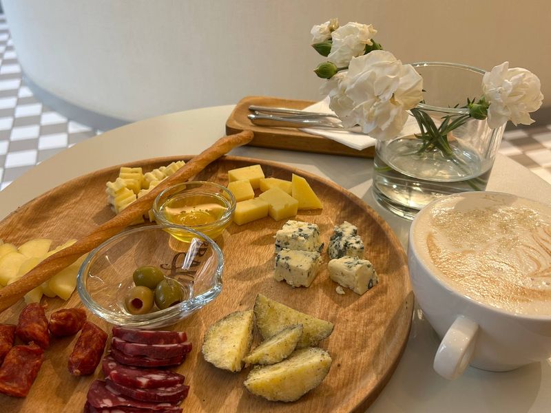 Обзорная экскурсия по вкусному Калининграду в центре - индивидуальная экскурсия в Калининграде пешком длительностью 1.5 часа с количеством участников до 8 человек цена экскурсии 4200₽