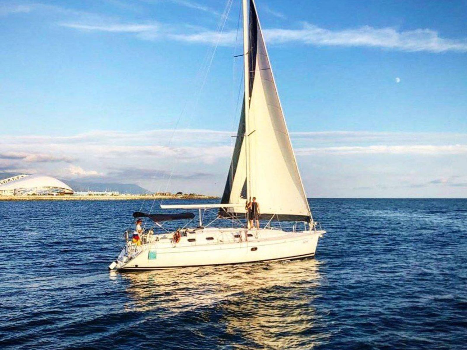 Парусная яхта