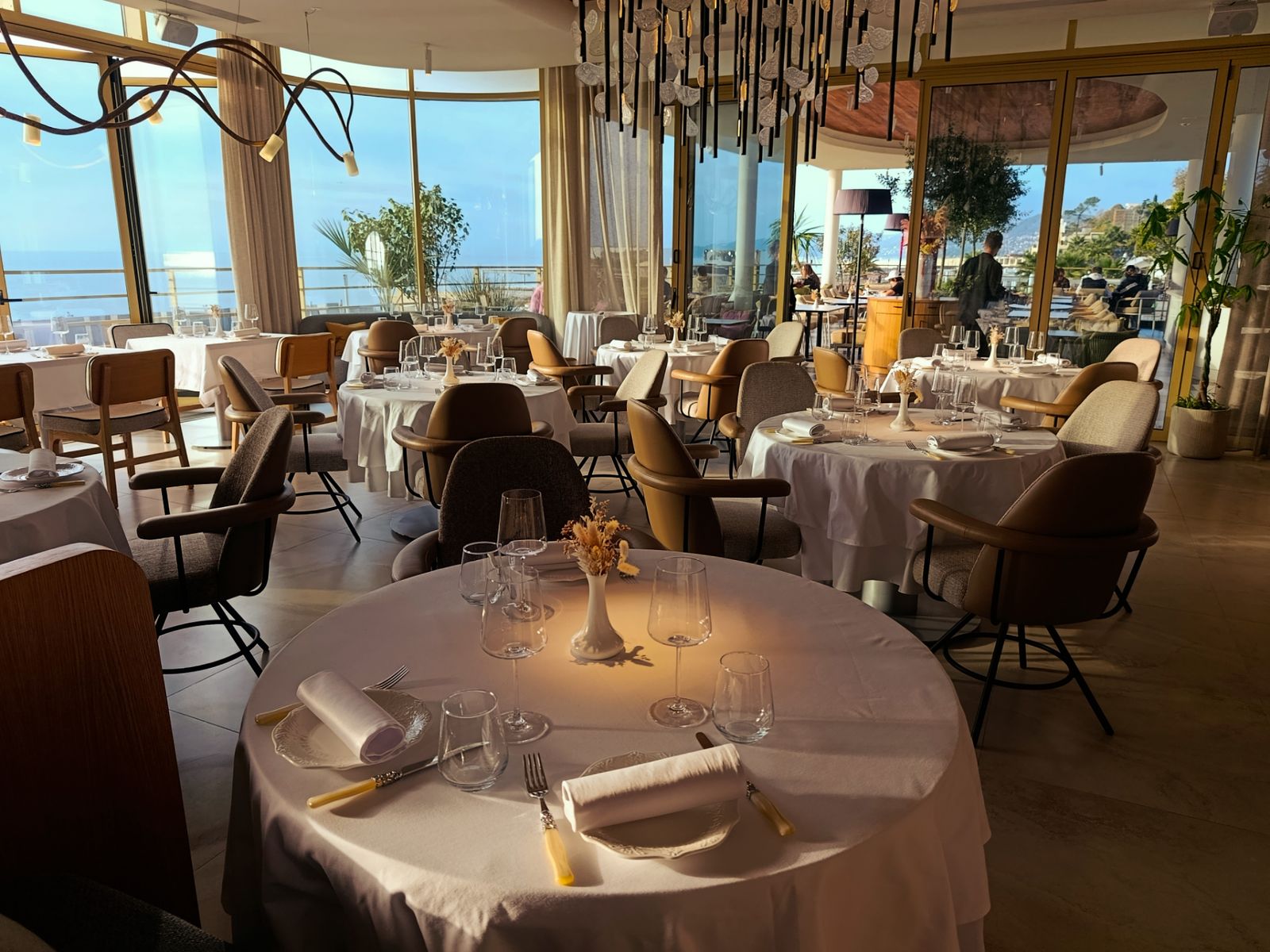 В ресторане