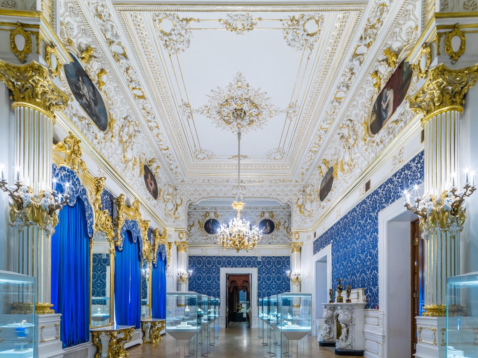 Самая большая коллекция в мире пасхальных яиц Фаберже