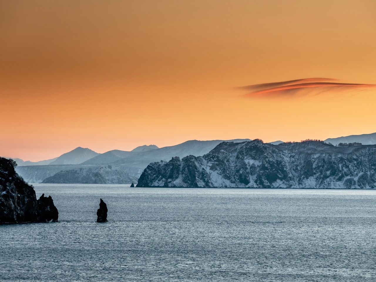 Индивидуальный джип-тур на мыс Маячный, скалы Три брата и к маяку - индивидуальная экскурсия в Петропавловске-Камчатском на машине гида длительностью 6 часов с количеством участников до 4 человек цена экскурсии 27000₽