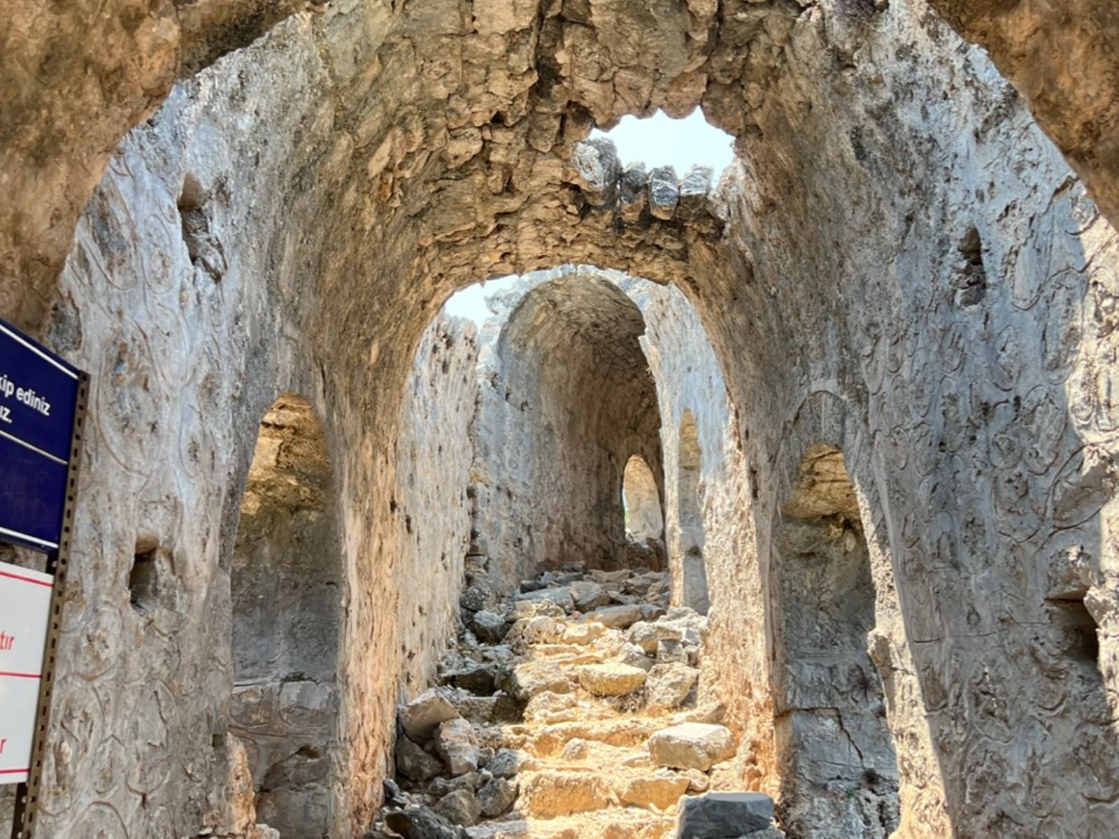 Древние руины