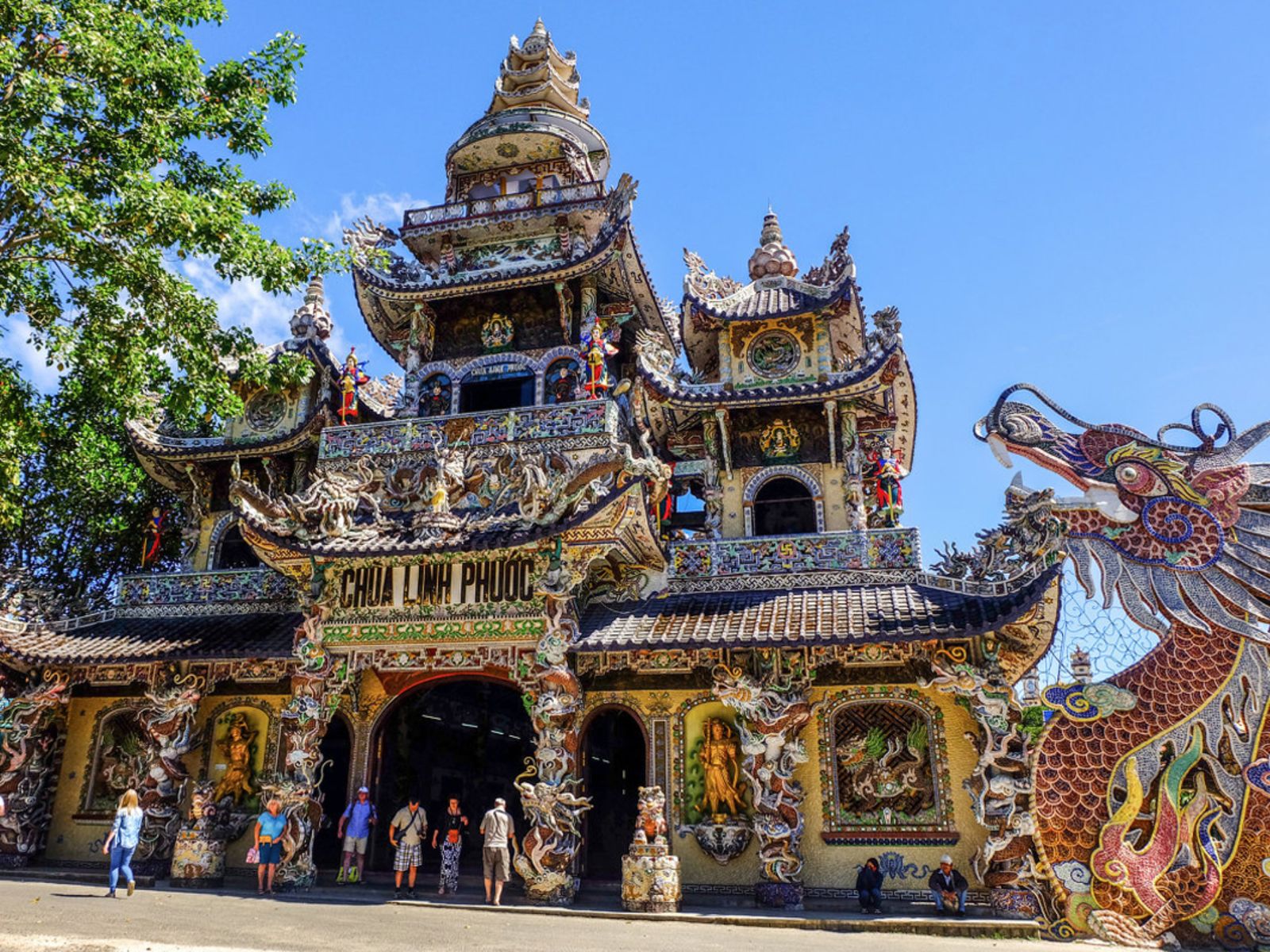 Храм Линь Фуок 