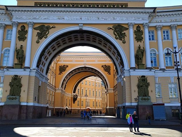 Индивидуальная экскурсия по "Золотому треугольнику" Петербурга