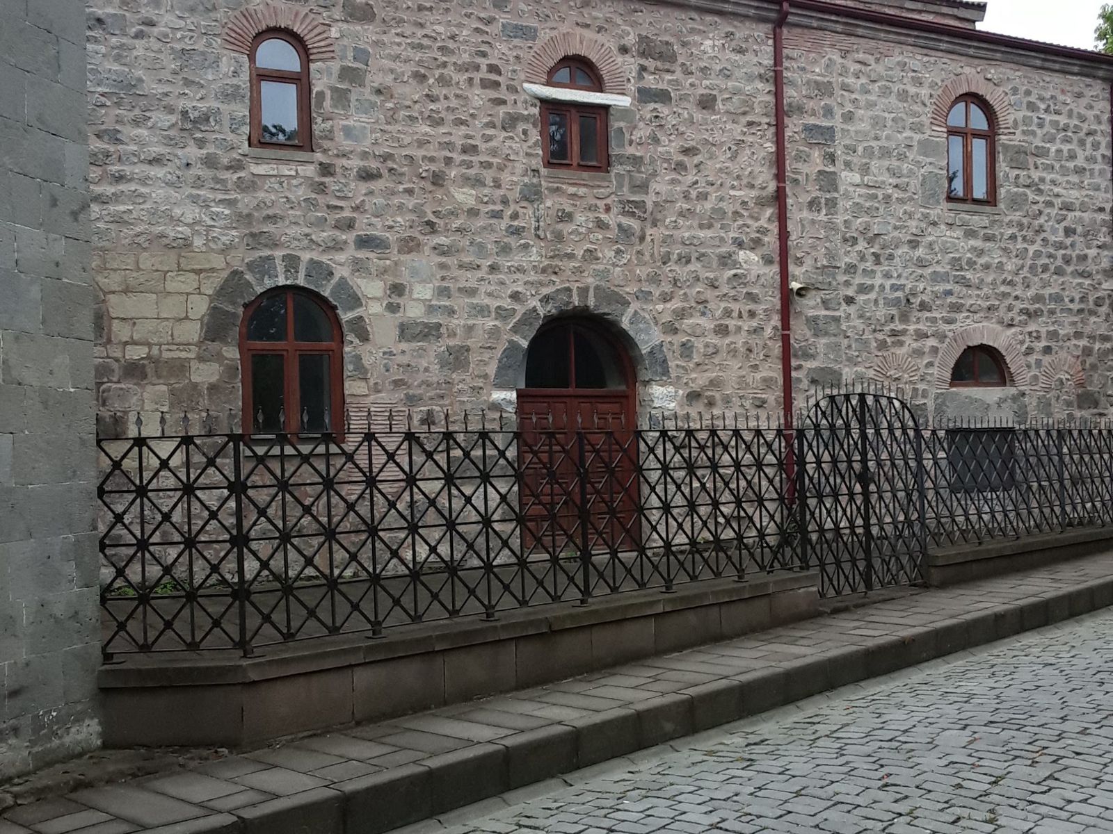 Собор Златоглавой Богородицы сейчас действующая мечеть