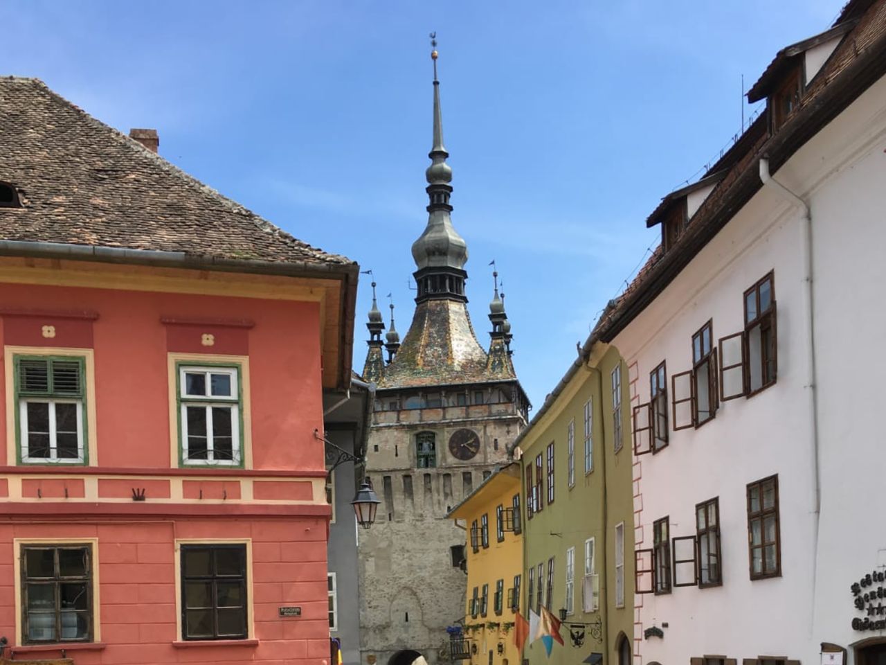 Индивидуальная обзорная экскурсия в Брашове + 2 замка - индивидуальная экскурсия в Брашове на машине гида длительностью 10 часов с количеством участников до 7 человек цена экскурсии 600€