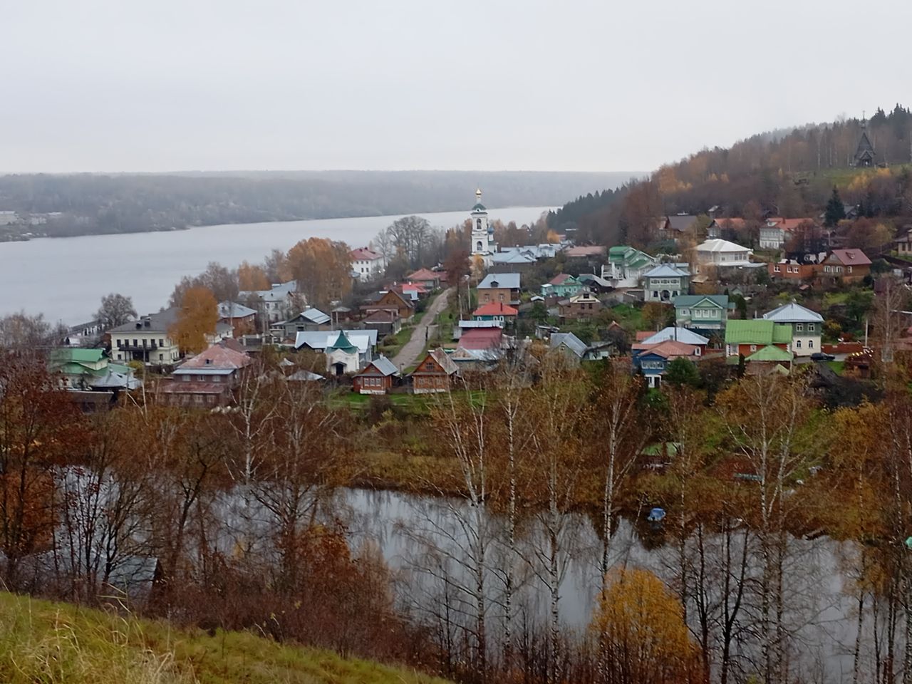 Обзорная экскурсия из Нижнего Новгорода в город-музей Плёс - индивидуальная экскурсия в Нижнем Новгороде на машине гида длительностью более 12 часов с количеством участников до 4 человек цена экскурсии 44000₽