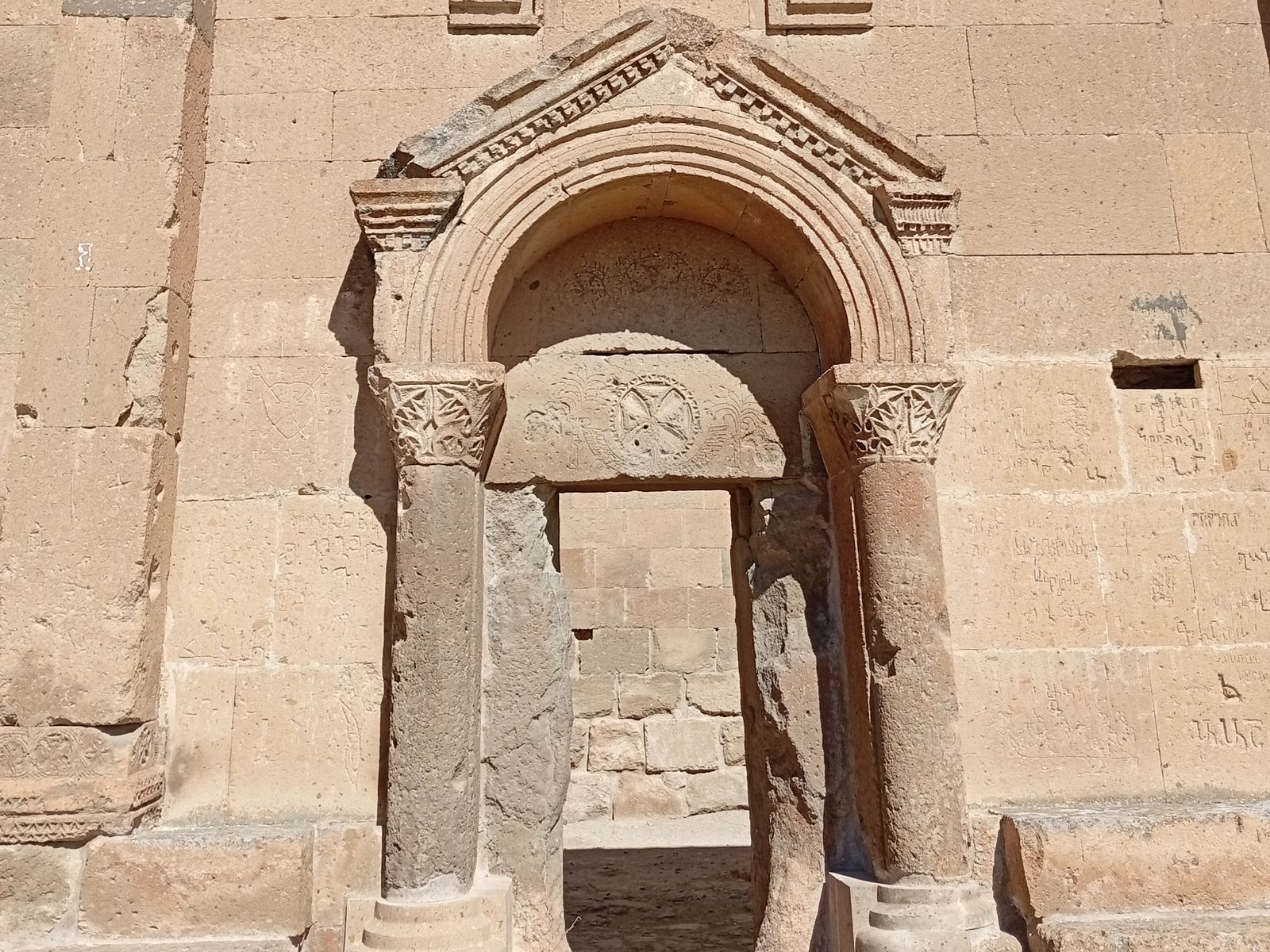 Колонный вход