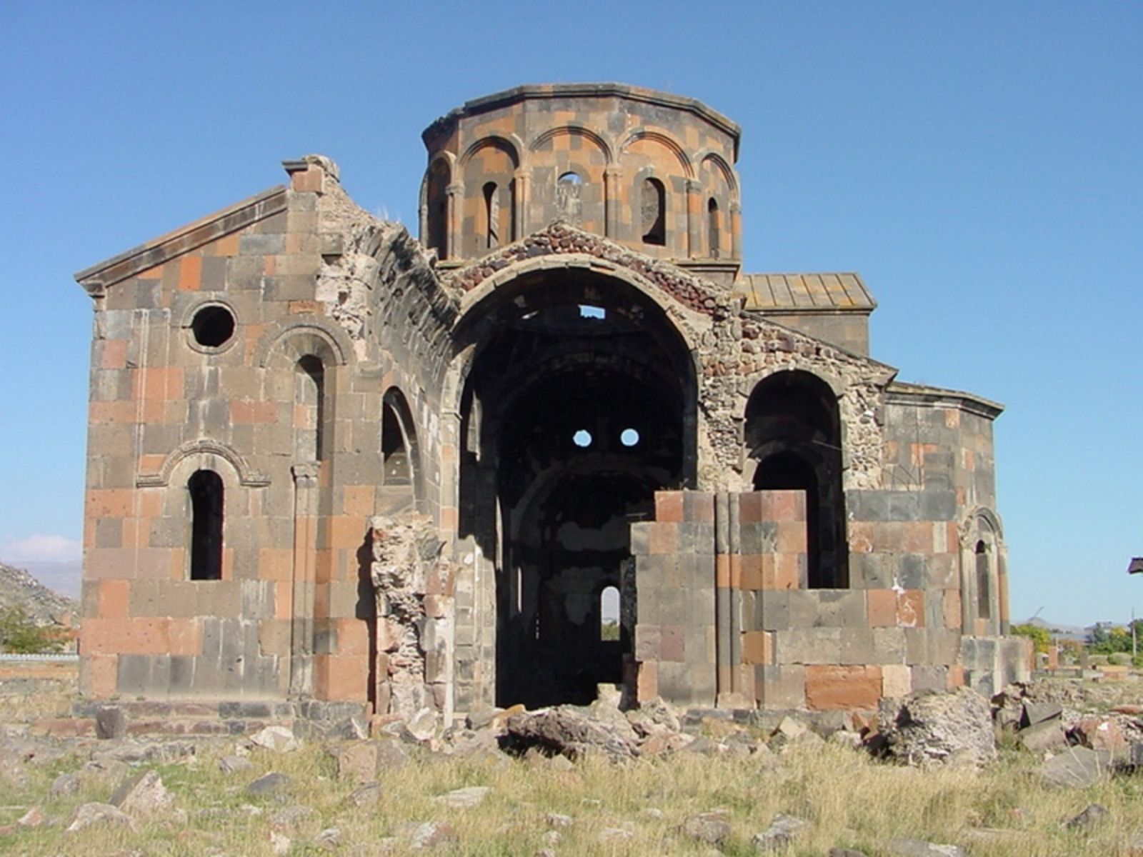 Талинский собор Катогике 7 в.