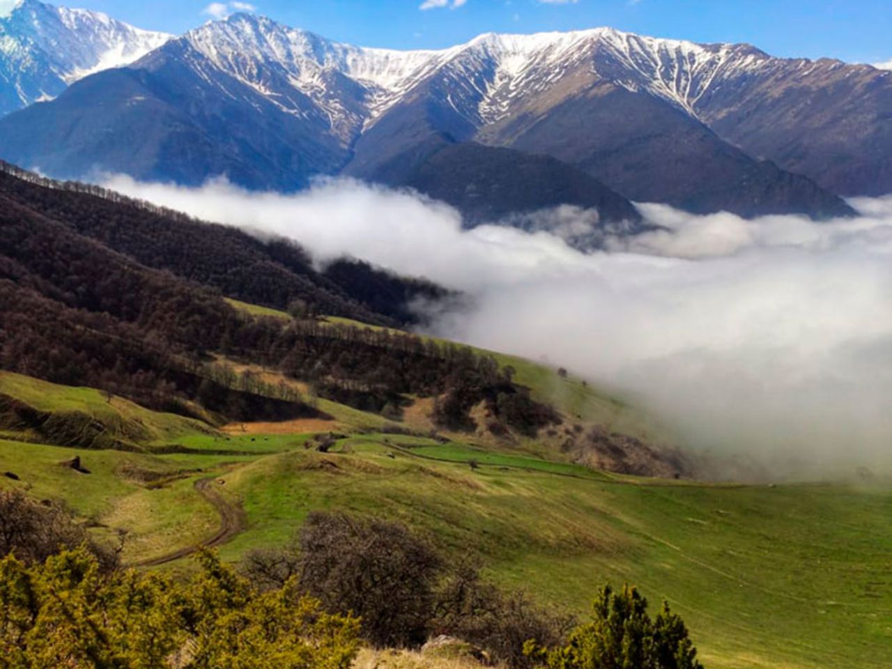 Групповая обзорная экскурсия из Пятигорска в Горную Ингушетию - групповая экскурсия в Пятигорске на машине гида длительностью 12 часов с количеством участников до 6 человек цена экскурсии 7000₽