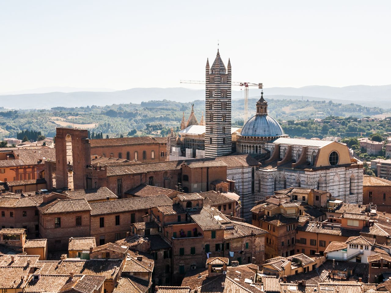 Индивидуальная обзорная экскурсия по Сан-Джиминьяно и Сиене - индивидуальная экскурсия в Сан-Джиминьяно на машине гида длительностью 5.5 часов с количеством участников до 4 человек цена экскурсии 430€
