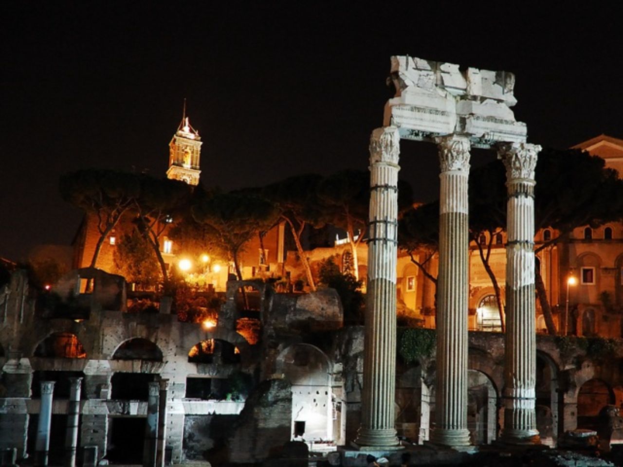 Индивидуальная обзорная экскурсия "Панорамы вечернего Рима" - индивидуальная экскурсия в Риме пешком длительностью 2 часа с количеством участников до 4 человек цена экскурсии 200€