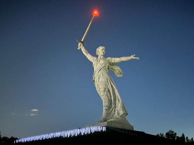 Групповая вечерняя экскурсия "Огни Мамаева кургана" — фото 2