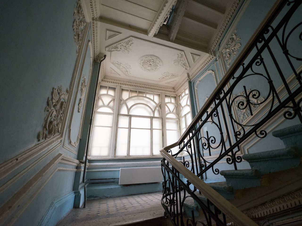 Авторская экскурсия по парадным доходных домов Санкт-Петербурга - групповая экскурсия в Санкт-Петербурге пешком длительностью 2 часа с количеством участников до 6 человек цена экскурсии 1500₽