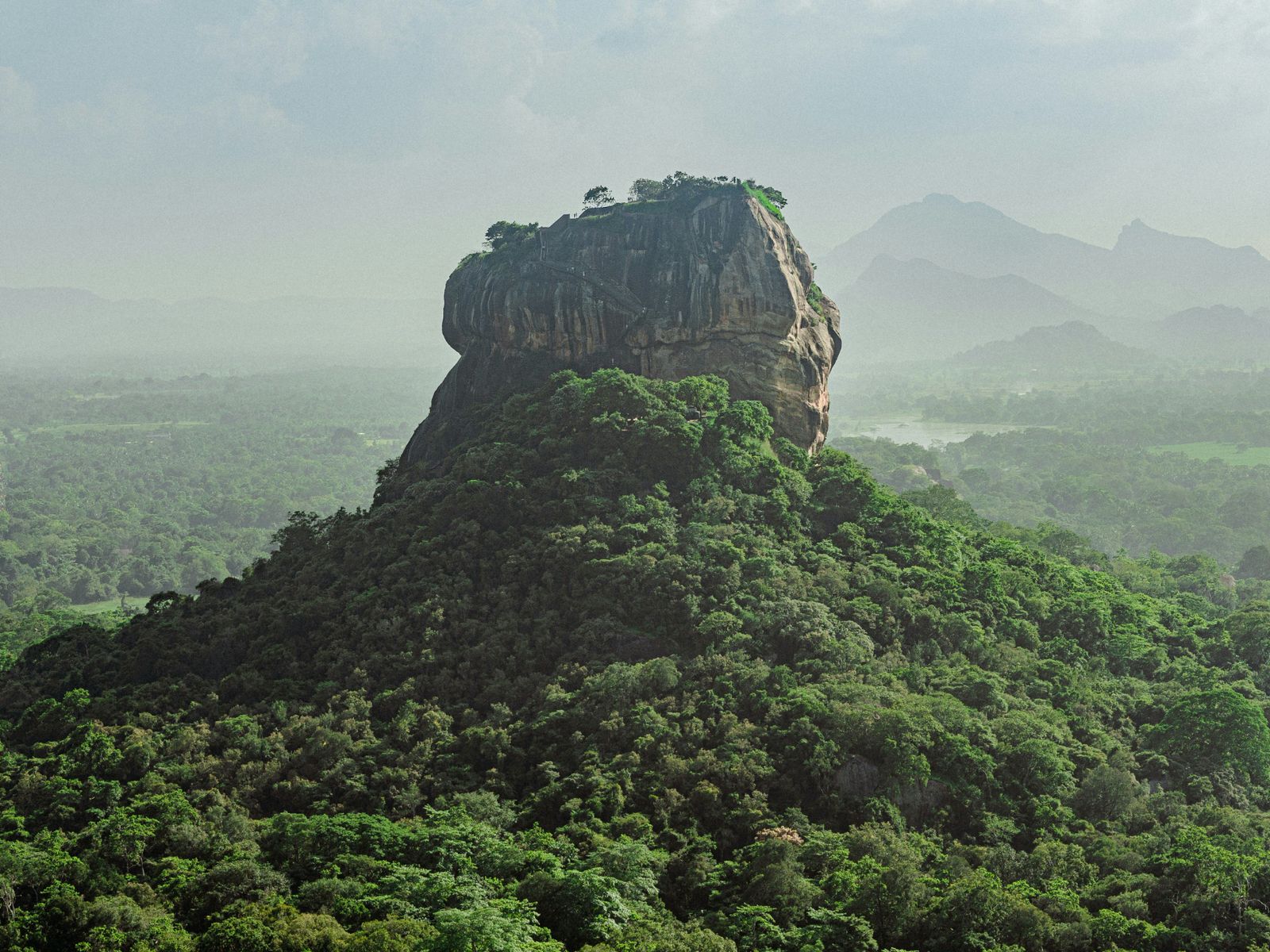 Скальное плато Сигирия