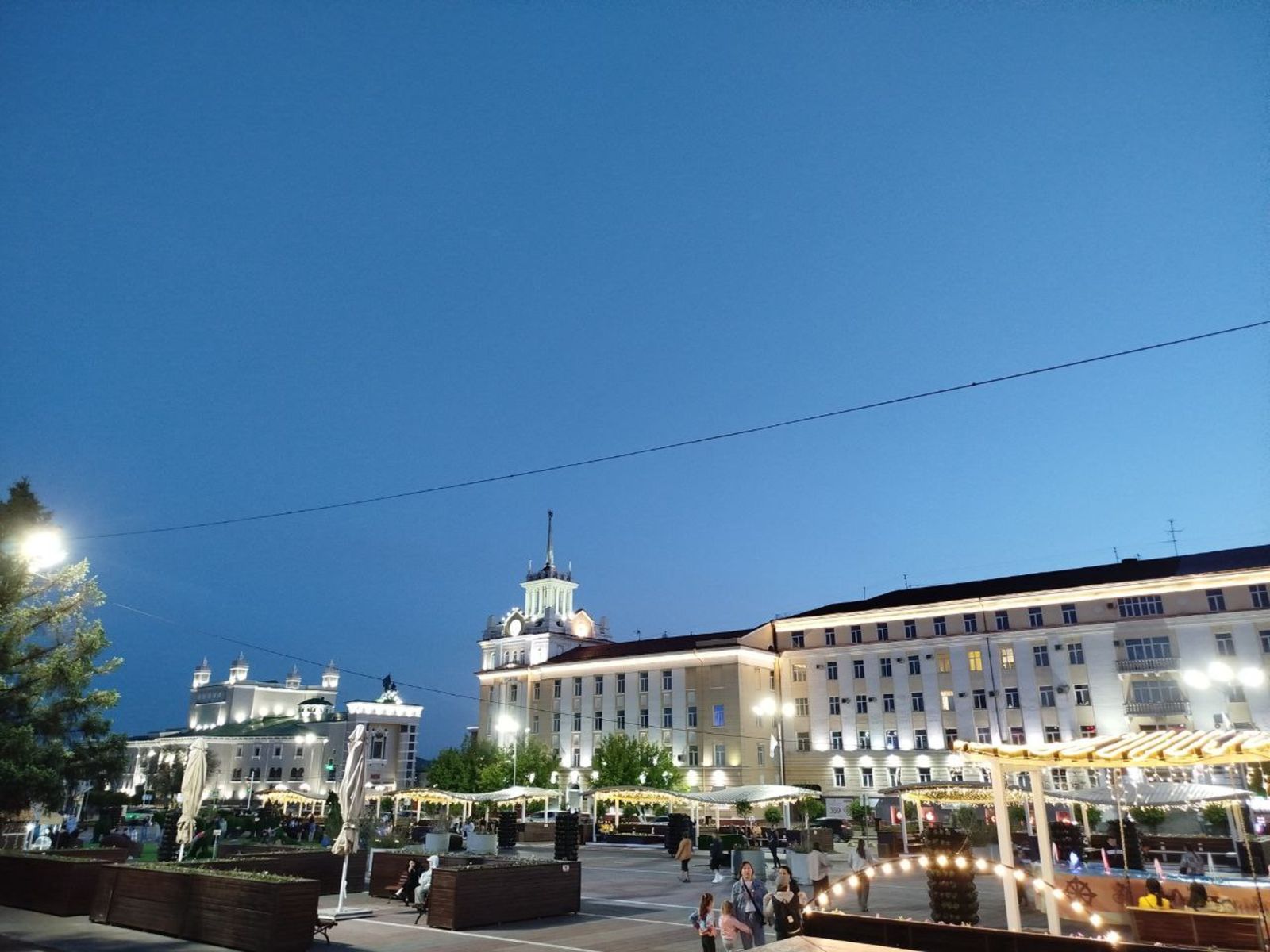 Вечерний город