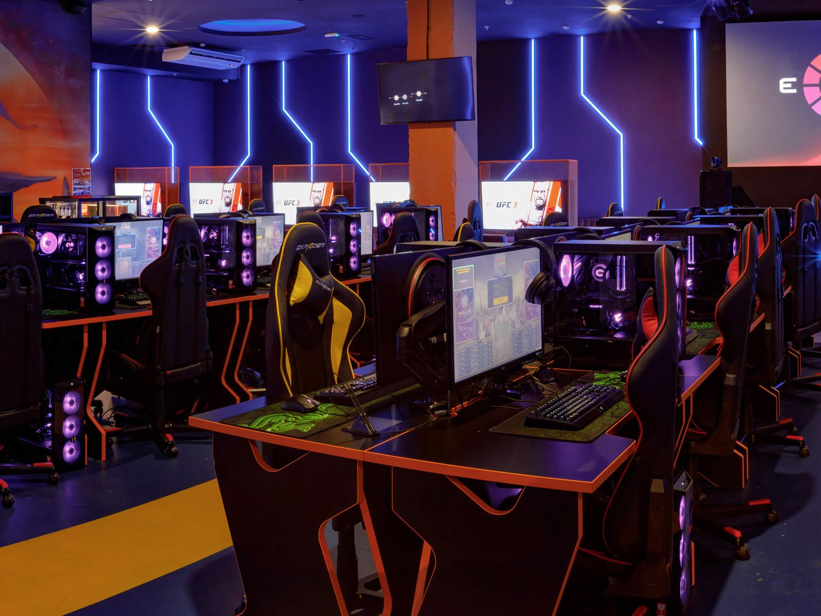 Лучшая кибер-арена в России