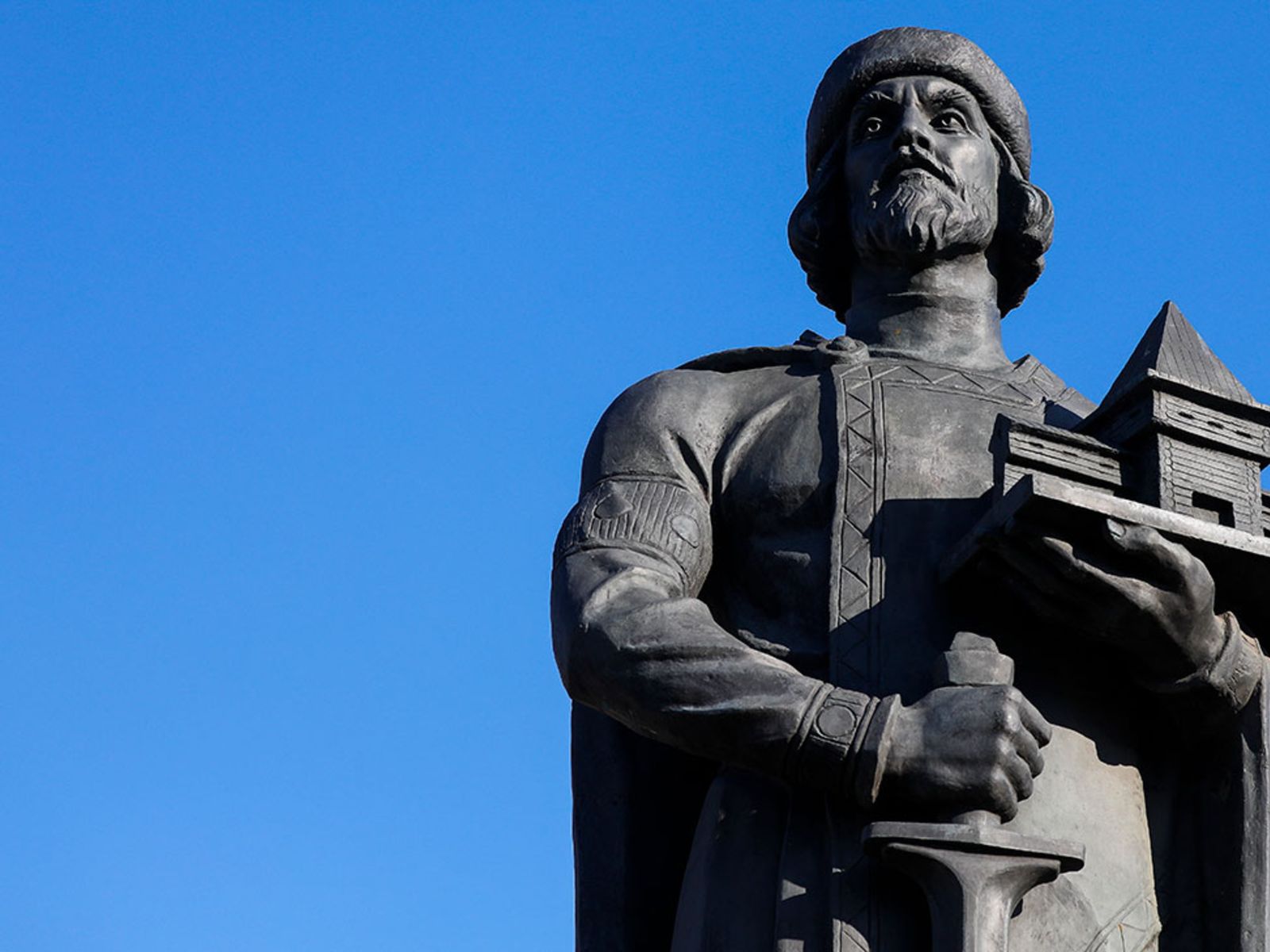 Памятник Ярославу Мудрому