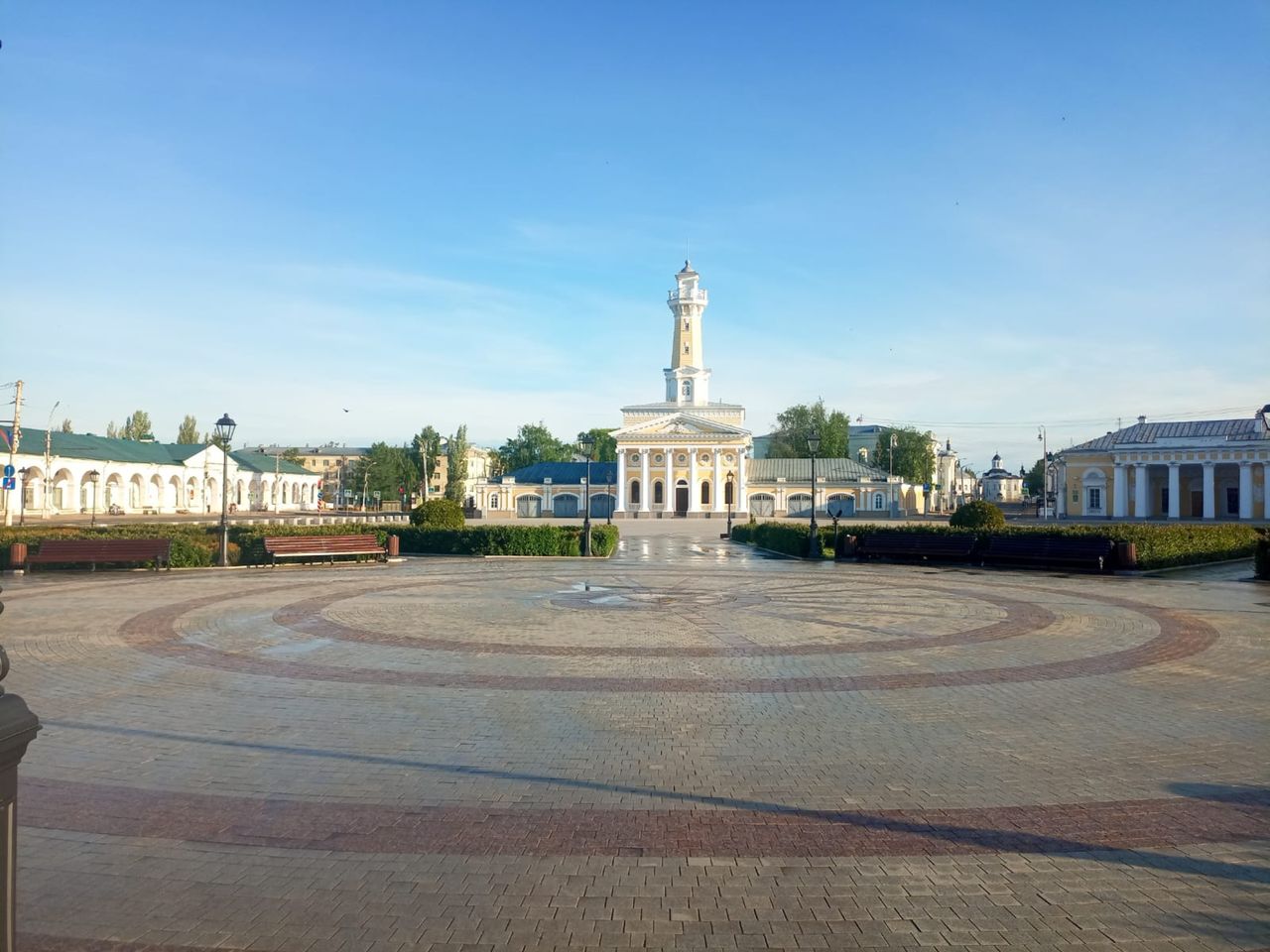 Обзорная экспресс-экскурсия "Нулевая точка Костромы" пешком - индивидуальная экскурсия в Костроме пешком длительностью 1 час с количеством участников до 10 человек цена экскурсии 2500₽