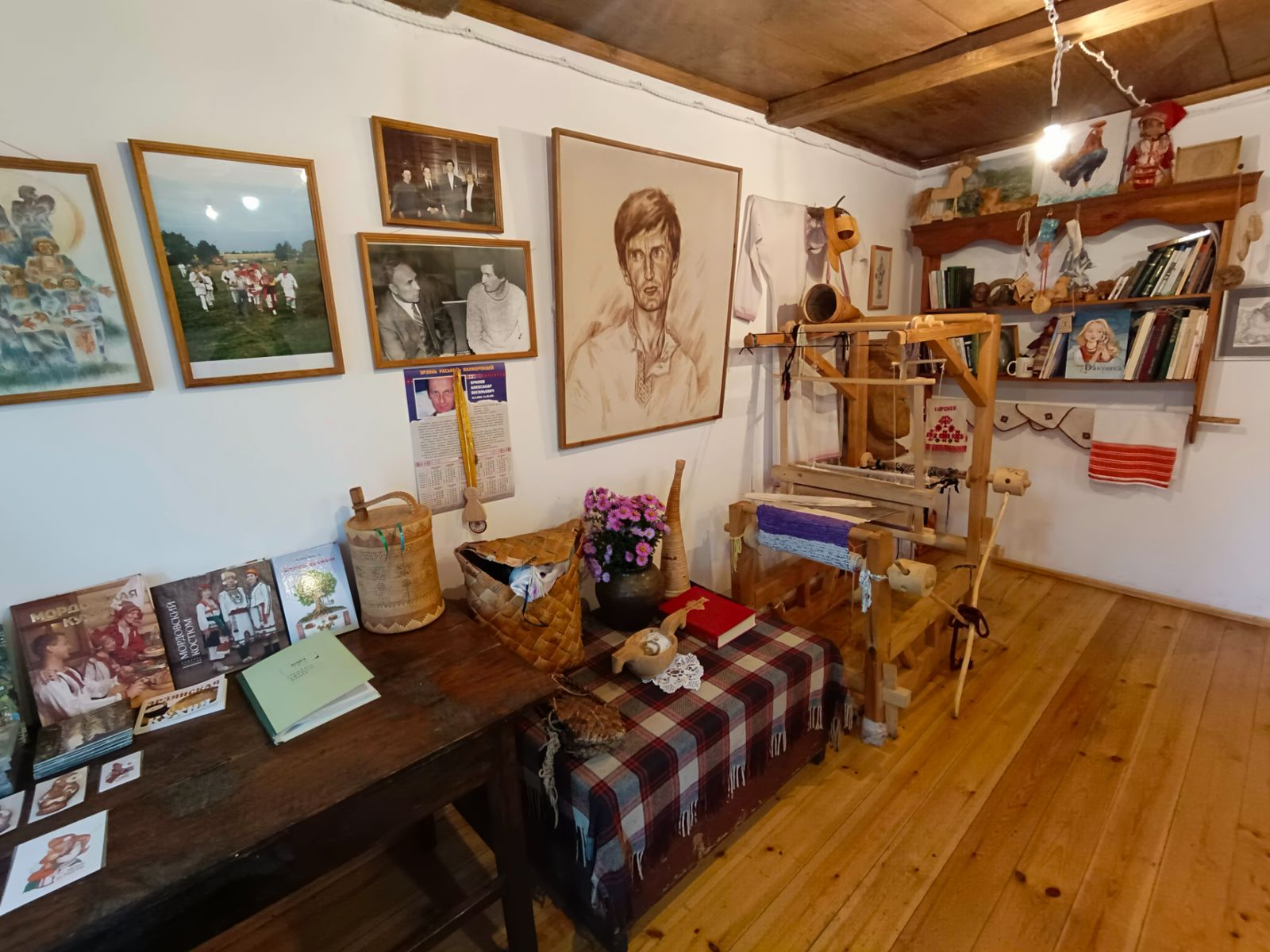 Дом Владимира Ромашкина (этнографа, музыканта, основателя фольклорного ансамбля «Торама») 