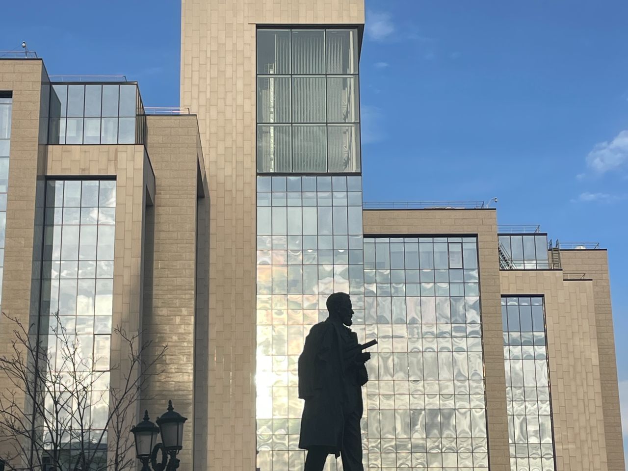 Обзорная пешеходная экскурсия по прогрессивной Мясницкой - индивидуальная экскурсия в Москве пешком длительностью 1.5 часа с количеством участников до 10 человек цена экскурсии 3000₽