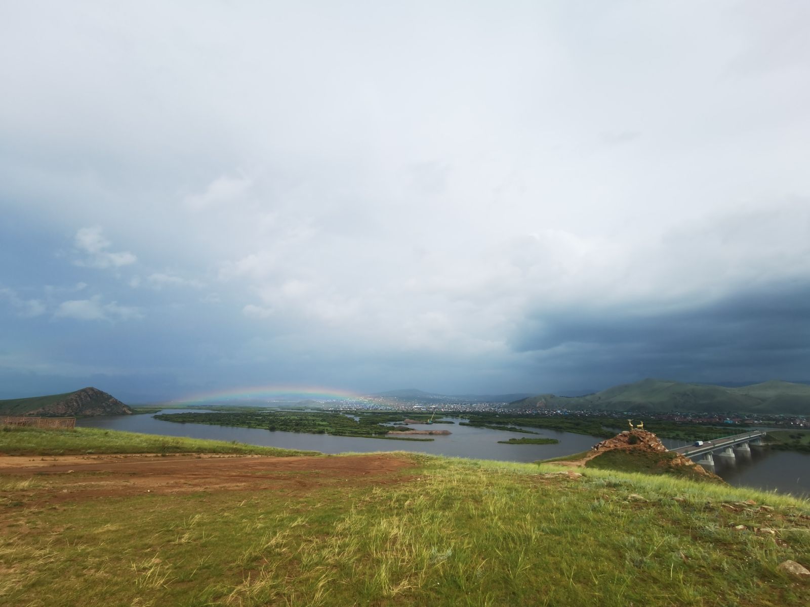 Стоянка Гэсэра и вид на олени