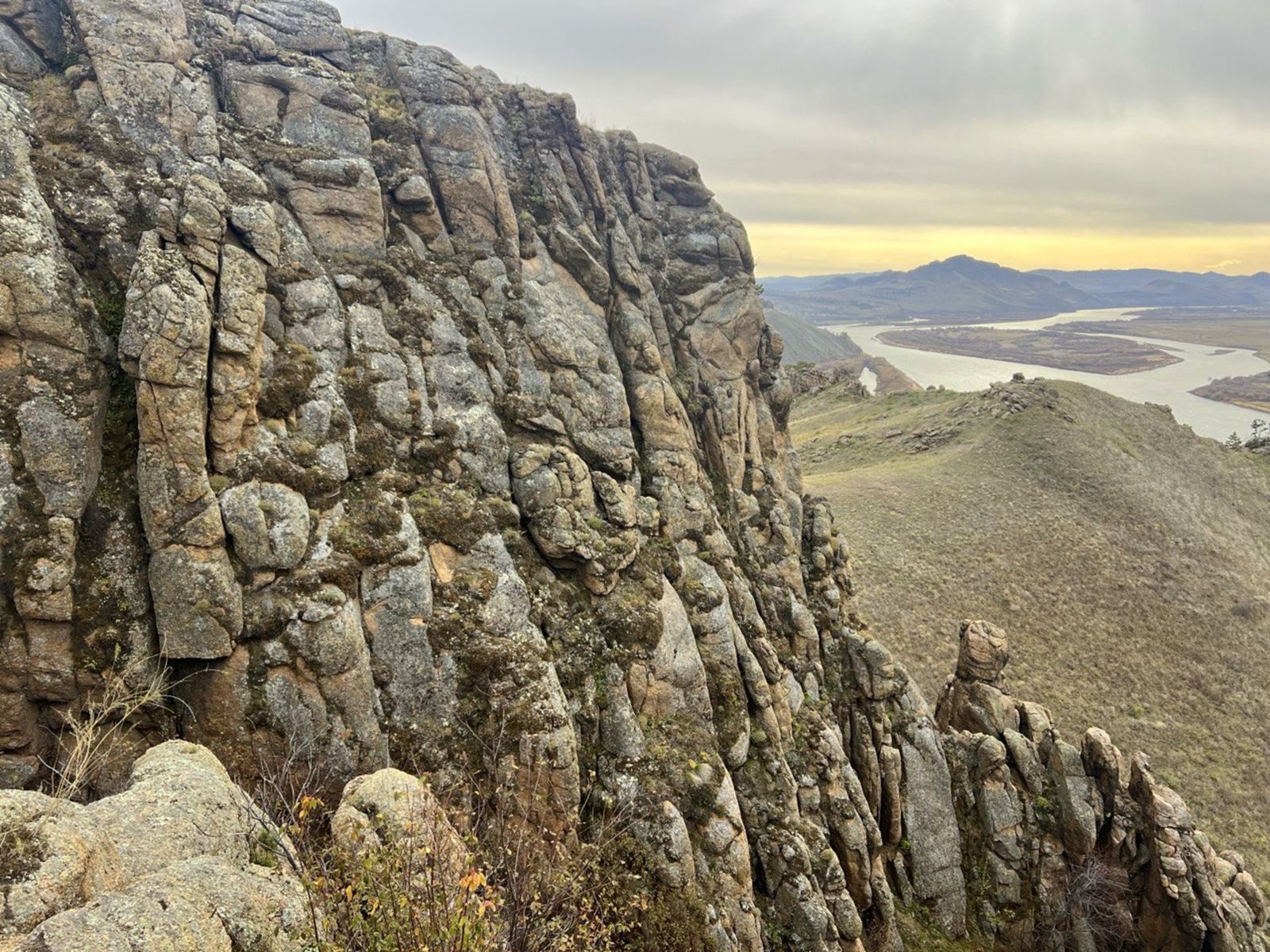 Вид со склона Бухэ-Батор
