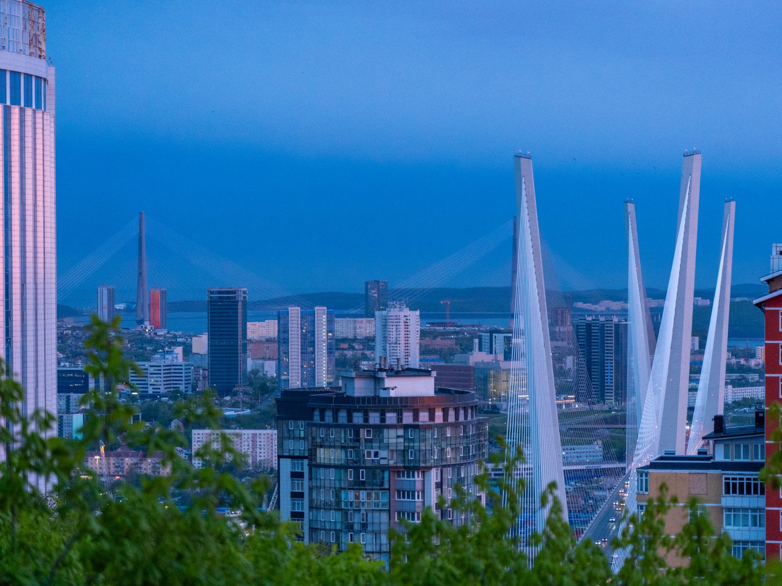 Вид на Золотой мост