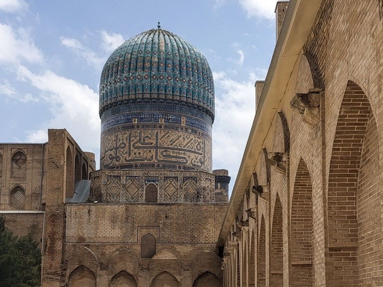 Обзорная экскурсия по Самарканду: прикосновение к вечности - групповая экскурсия в Самарканде пешком длительностью 4 часа с количеством участников до 5 человек со скидкой 15% цена экскурсии 59.5€