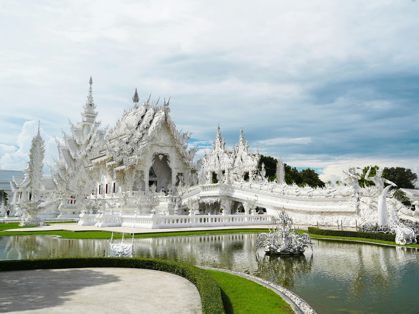 Ват Ронг Кхун