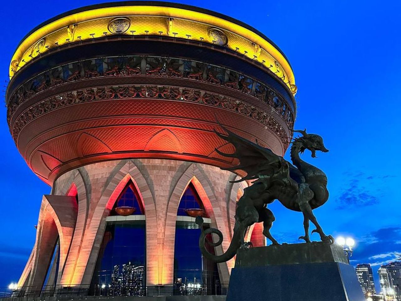 Обзорная экскурсия из Казани: от кремля до острова-града Свияжск - групповая экскурсия в Казани на машине гида длительностью 9 часов с количеством участников до 6 человек со скидкой 5% цена экскурсии 8740₽