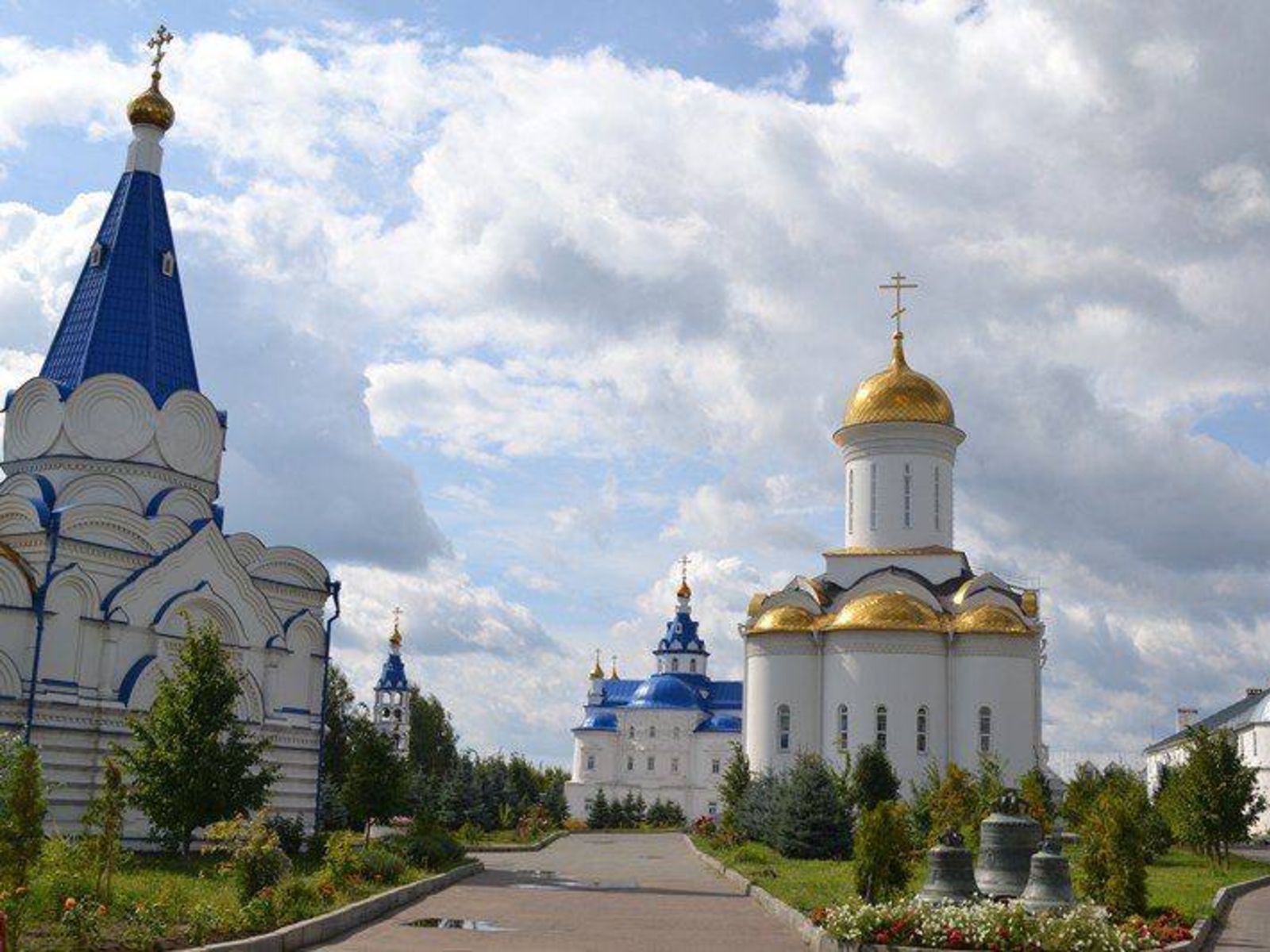 Территория обители